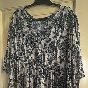 BloomChic Navy and White Patterned Blouse